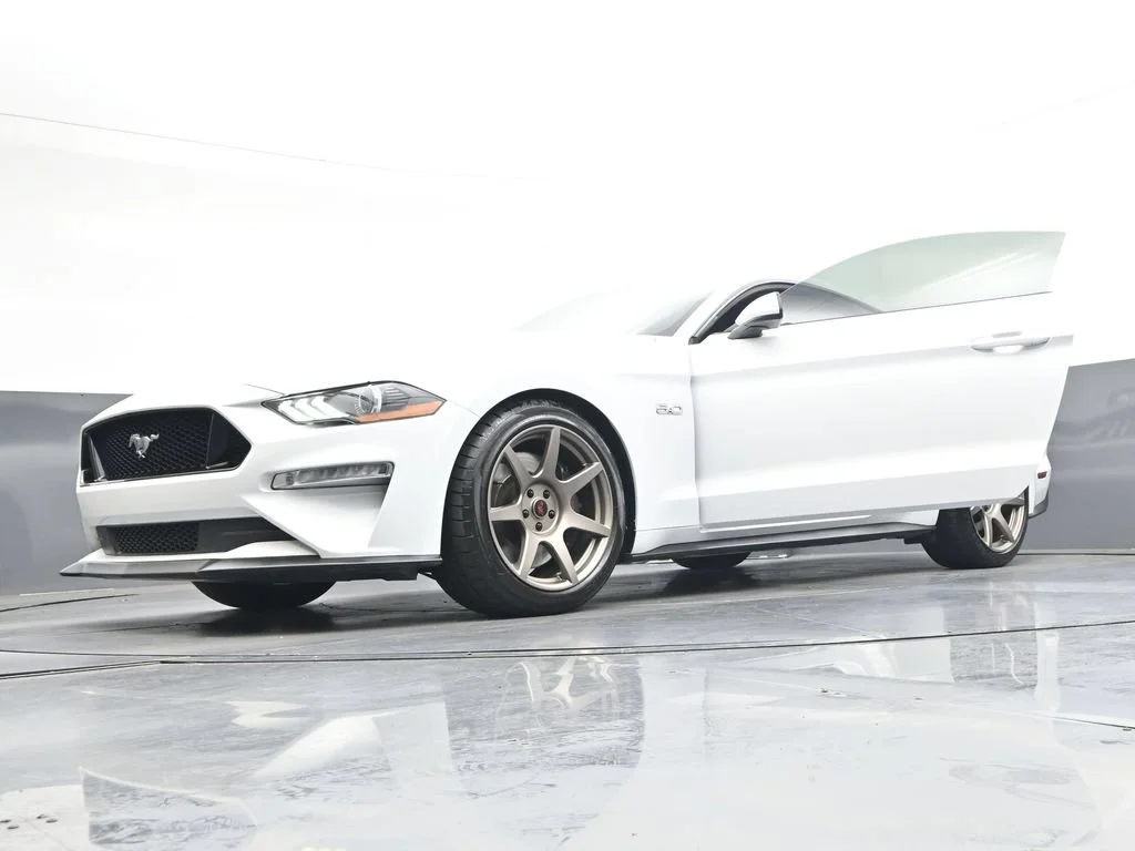 Used 2020 White Ford GT image 44
