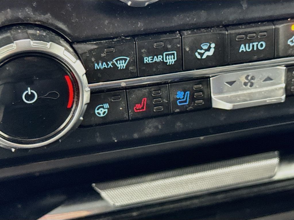 Used 2024 Carbonized Gray Metallic Ford LARIAT image 21