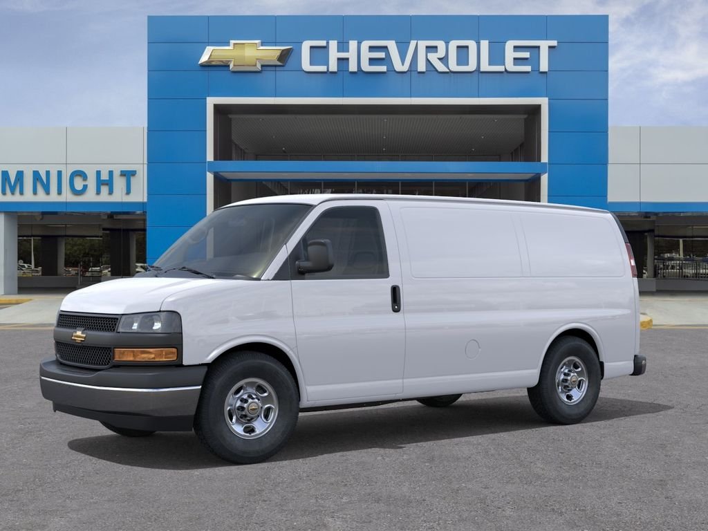 New 2026 Summit White Chevrolet 1WT image 2