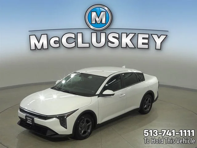 Used 2025 White Kia LXS image 18