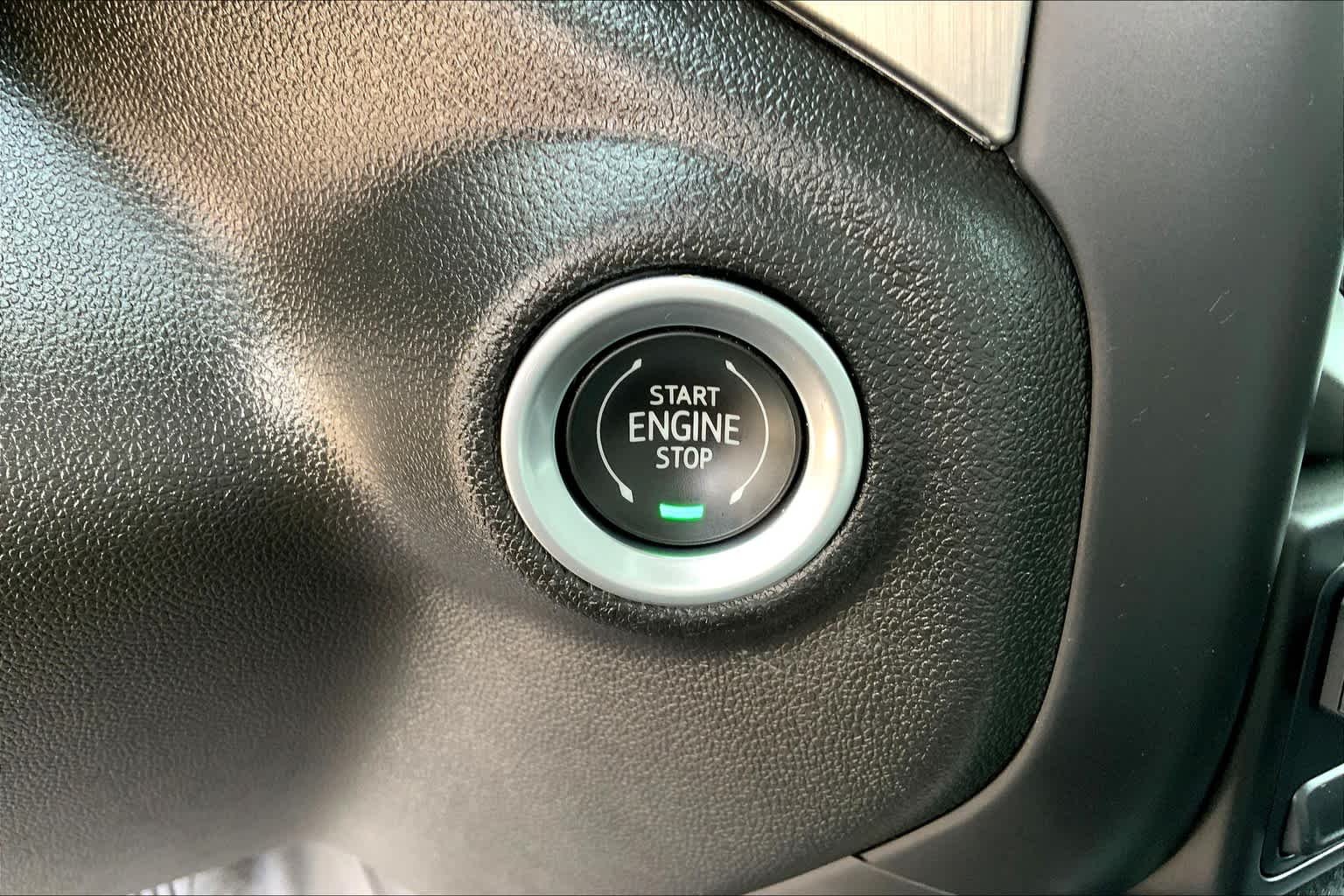 Used 2022 Onyx Black GMC Denali image 35