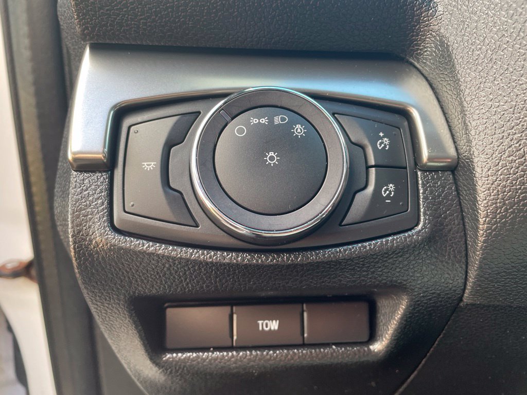 Certified Used 2019 White Platinum Clearcoat Metallic Ford XLT image 15