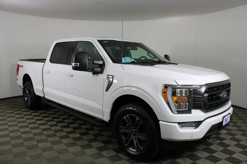 Used 2023 Oxford White Ford XLT image 1