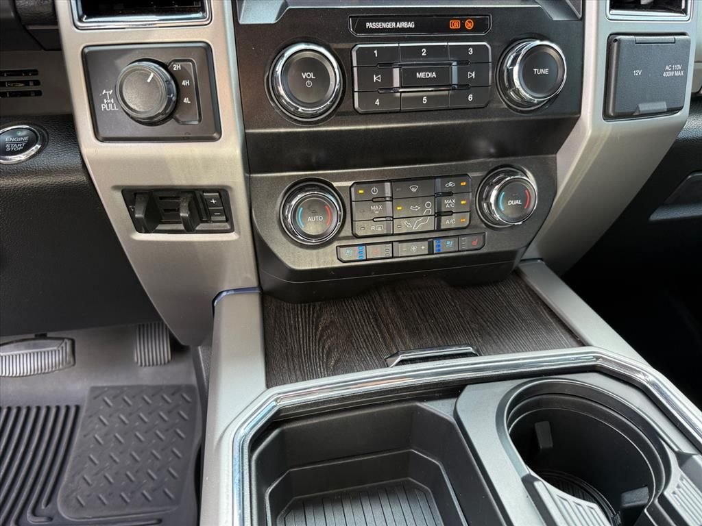 Used 2020 White Ford Lariat image 23