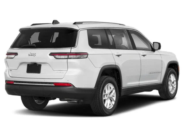 Used 2023 White Jeep Altitude image 2