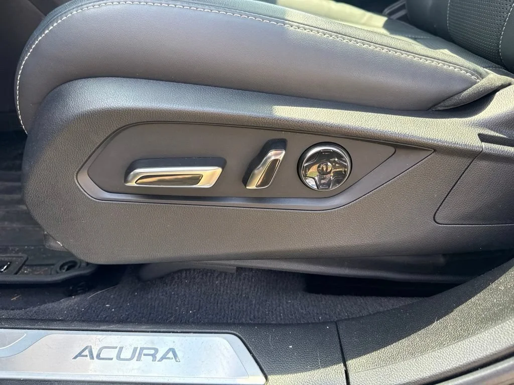 Used 2023  Acura w/Technology Package image 10