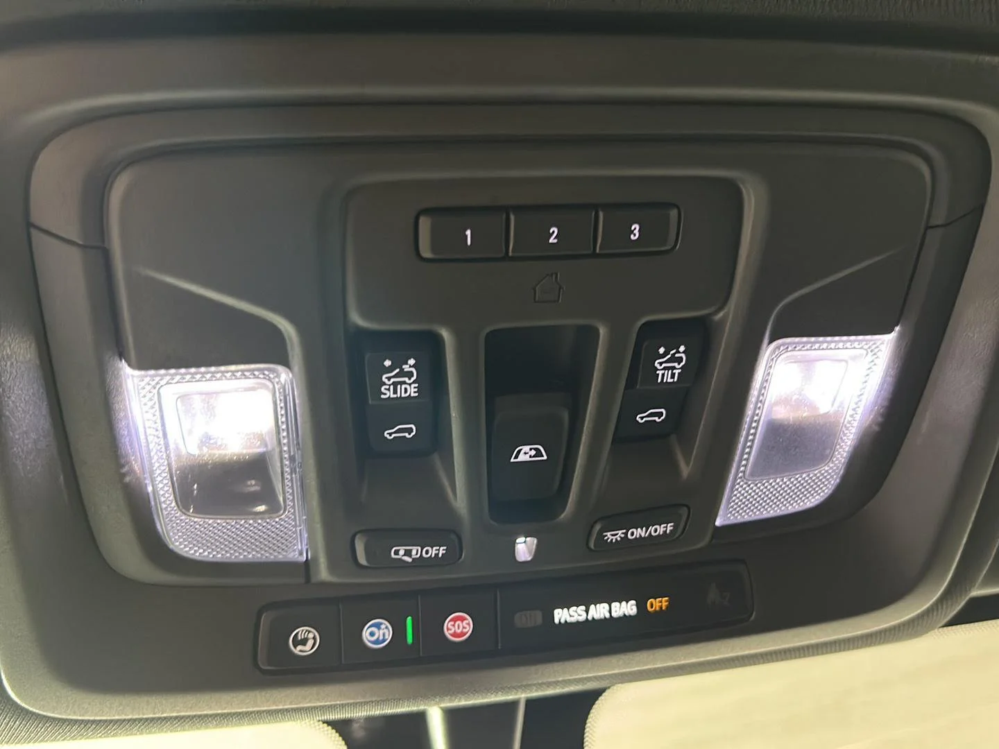 Used 2021 Summit White GMC AT4 image 33