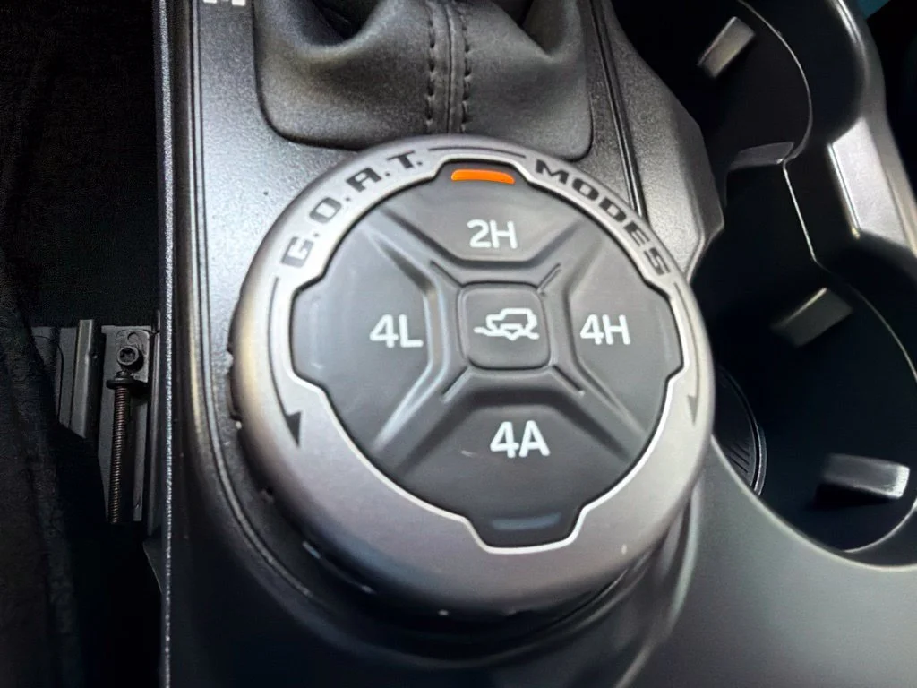 Used 2023 Azure Gray Metallic Ford Wildtrak image 18