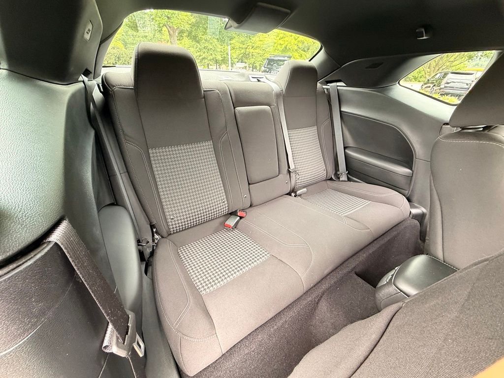 Used 2022 Green Dodge SXT image 16