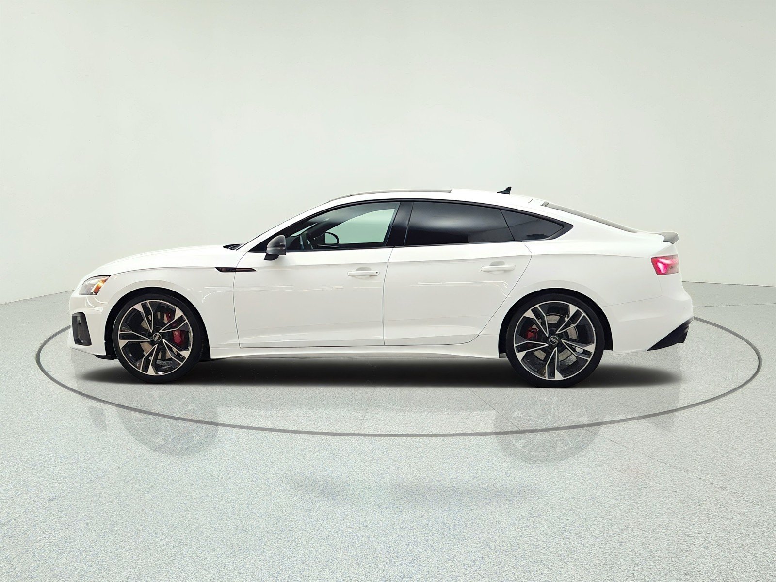 Used 2025  Audi Premium Plus image 8