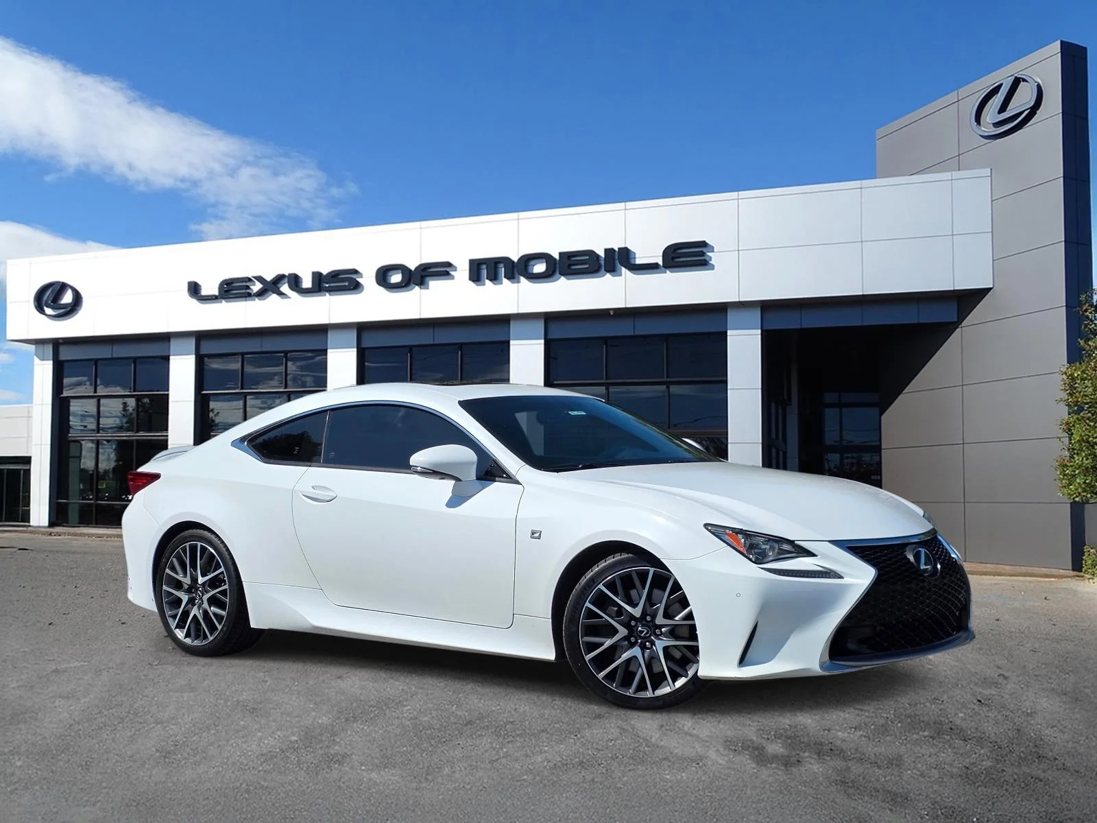 2016 Lexus RC 350 200t's photo