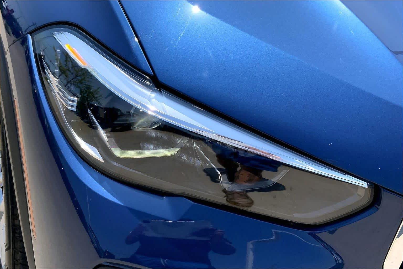 Used 2019 Phytonic Blue Metallic BMW xDrive40i image 25