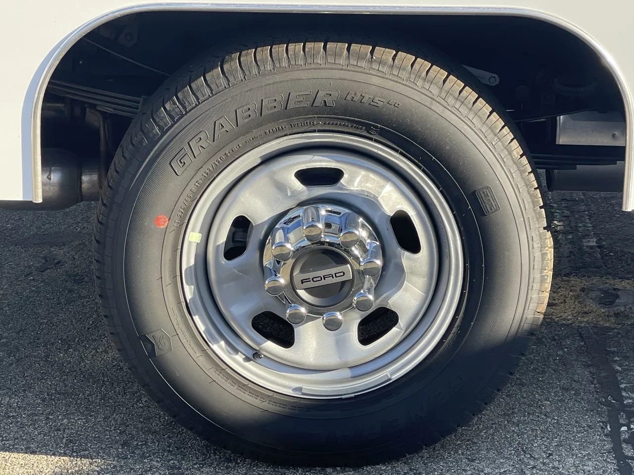 New 2026 Oxford White Ford XL image 11