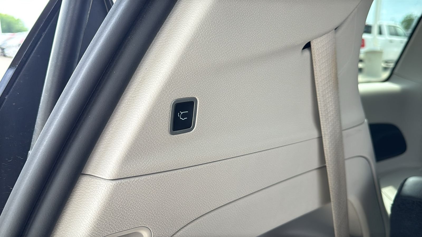 Used 2024 Silver Chrysler Touring L image 13