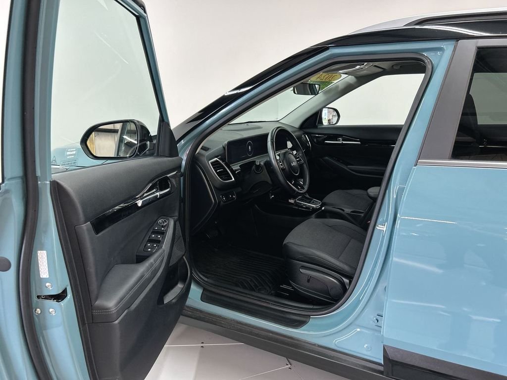 Used 2024 Blue / Black Kia S image 12
