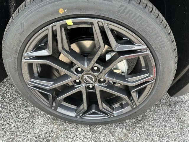New 2026 Gun Metallic / Scarlet Ember Tintcoat Two-tone Nissan SR image 20