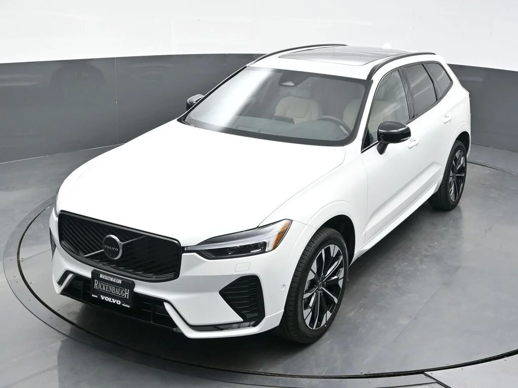 Used 2026 Crystal White Volvo Plus image 32