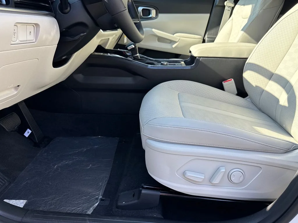 New 2026 White Kia S image 10
