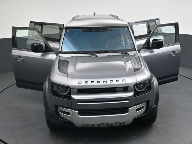 Used 2020  Land Rover SE image 47