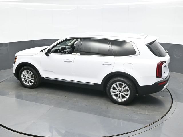 Used 2022 White Kia LX image 11
