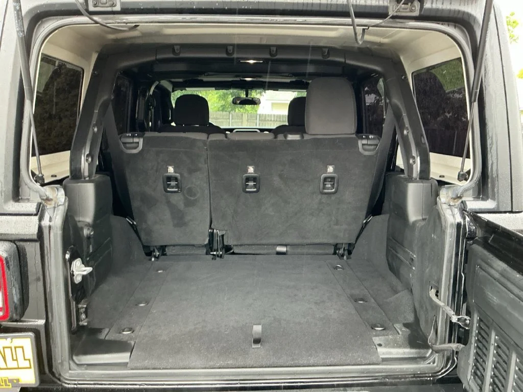 Used 2018 Black Jeep Unlimited Sport image 21