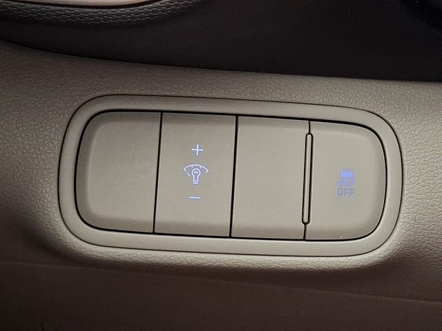 Certified Used 2025 White Hyundai SEL image 33