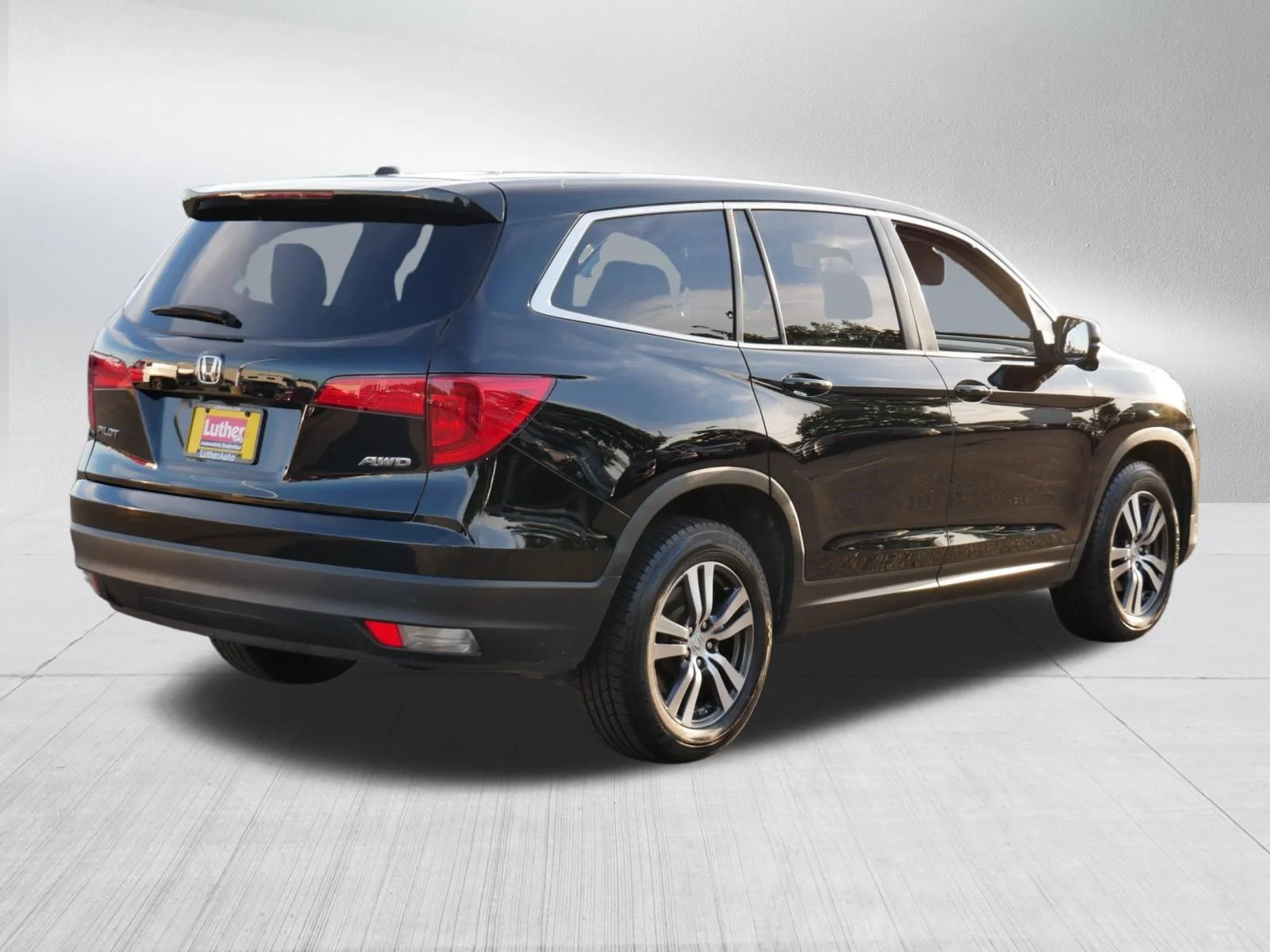 Used 2016 Crystal Black Pearl Honda EX-L image 7