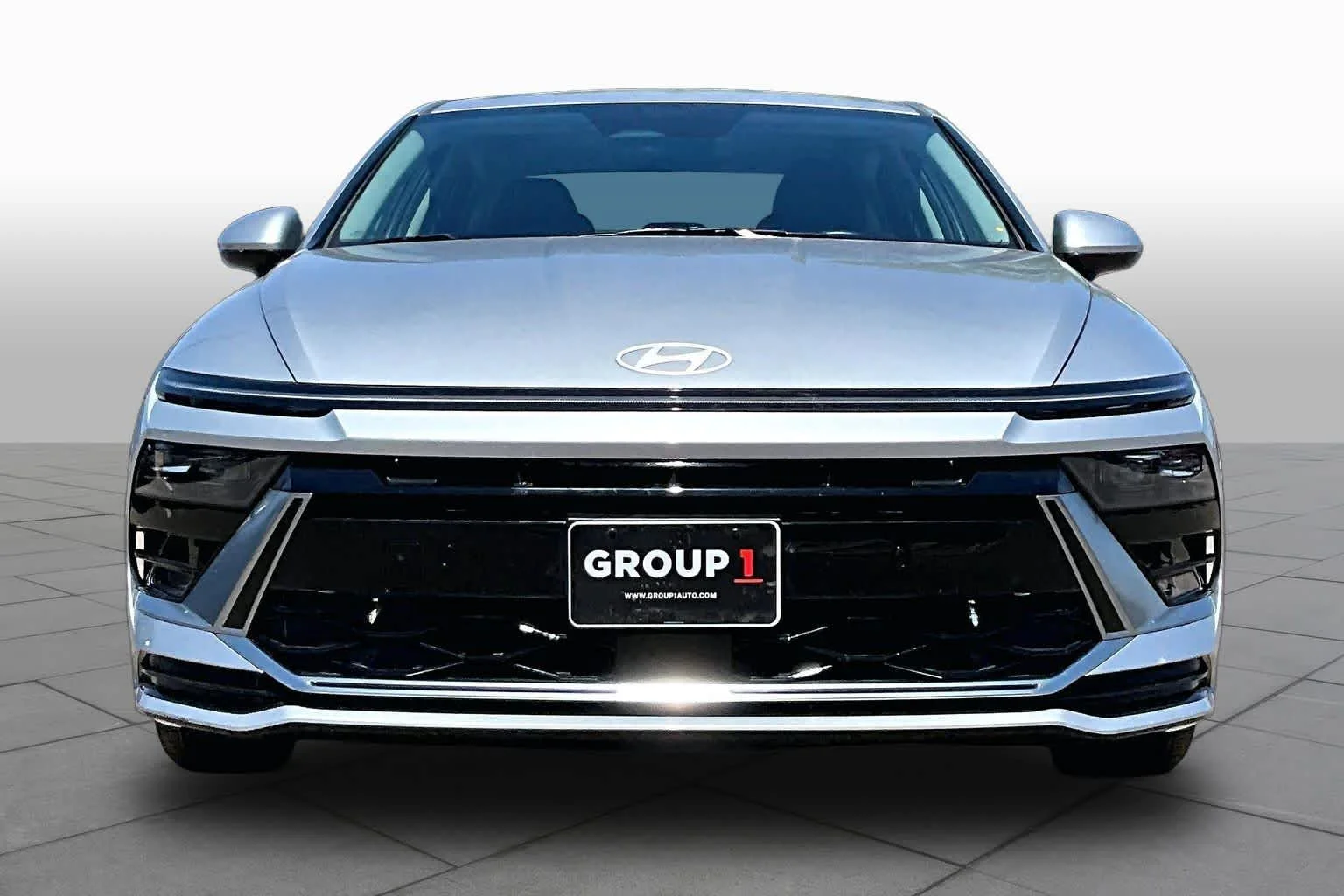 Used 2024 Aero Silver Hyundai SEL image 4