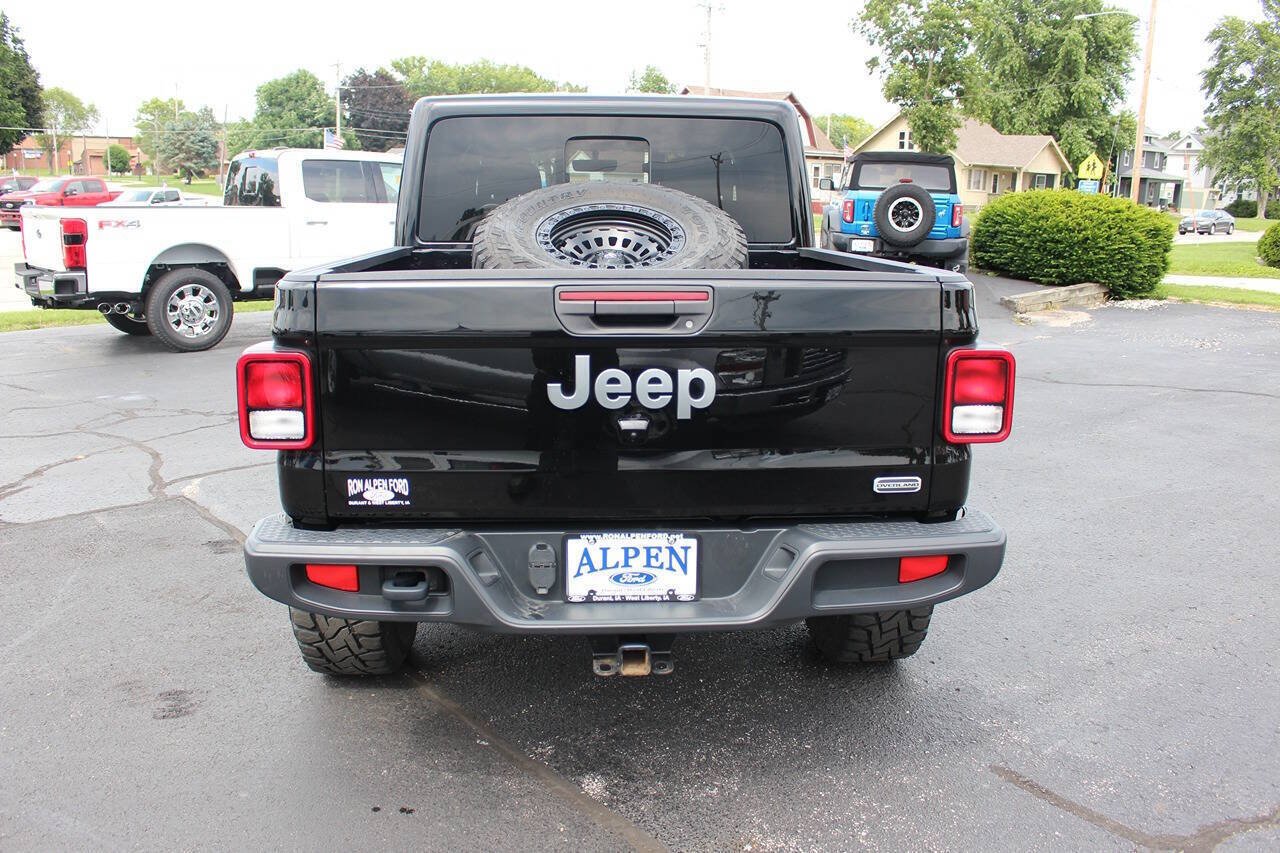 Used 2021 Black Clear Coat Jeep Overland 4x4 4dr Crew Cab 5.0 ft. SB image 6