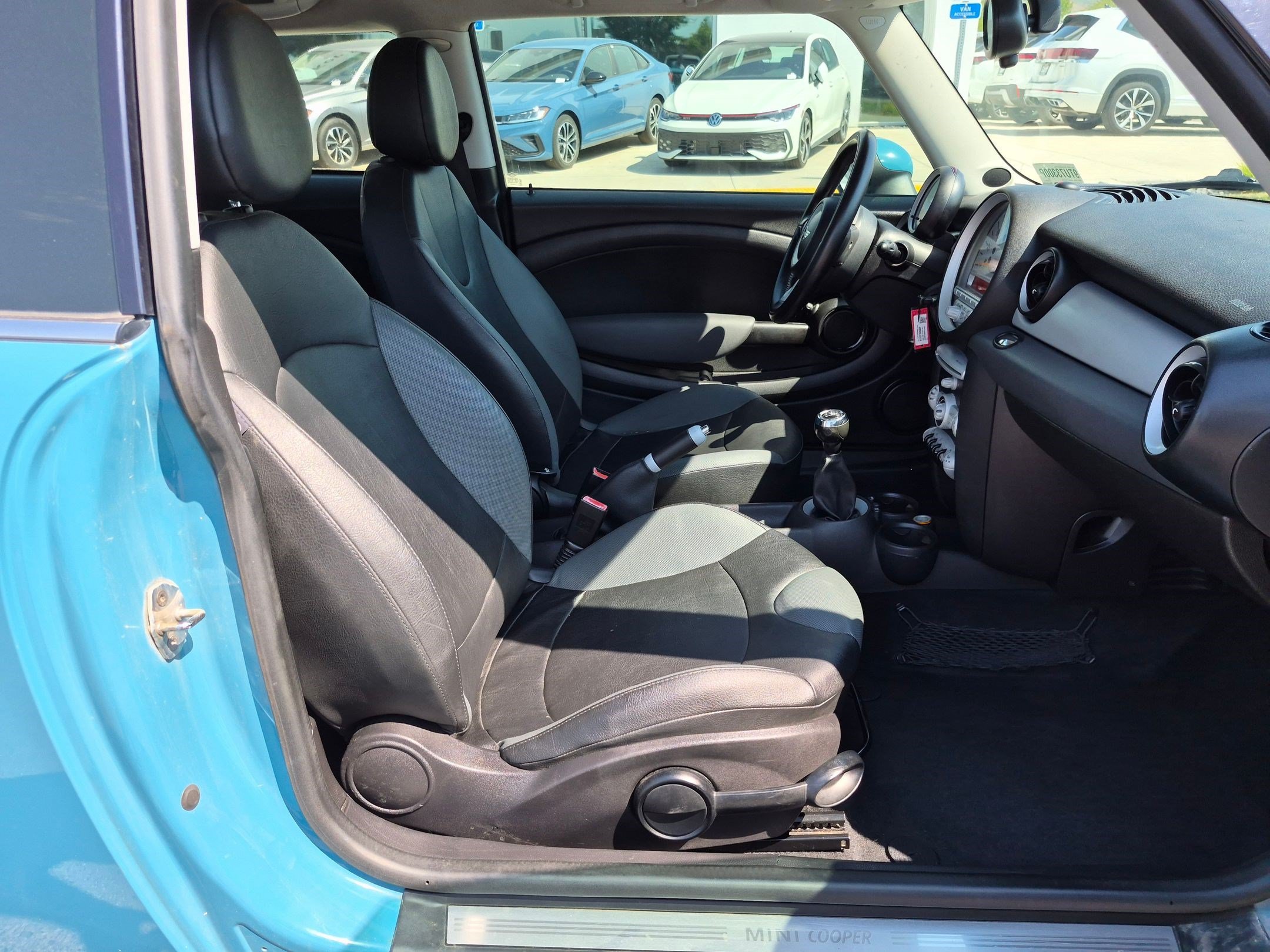 Used 2009 Oxygen Blue MINI Base image 24