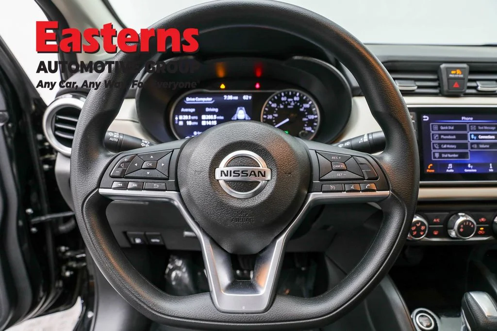 Used 2021 Black Nissan 1.6 SV image 10