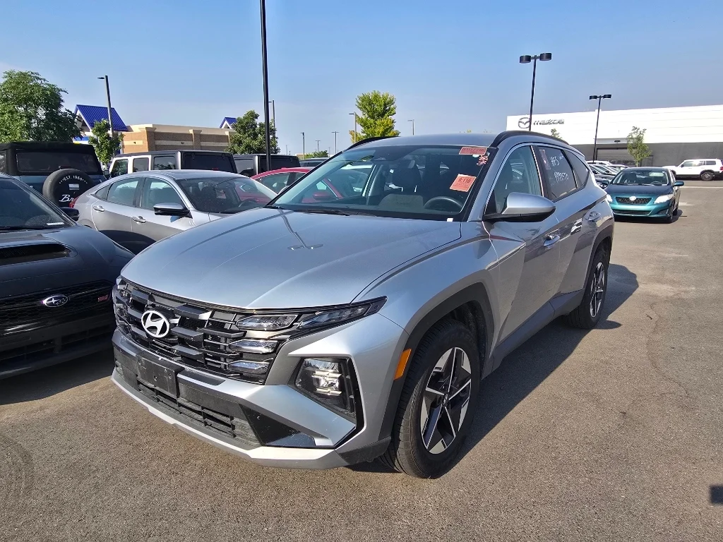 Used 2025 Shimmering Silver Hyundai SEL image 1