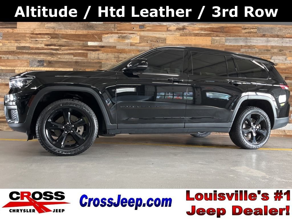 Used 2022 Diamond Black Jeep Altitude image 1