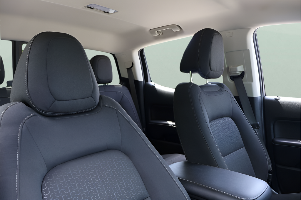 Used 2022 Black GMC Elevation image 17