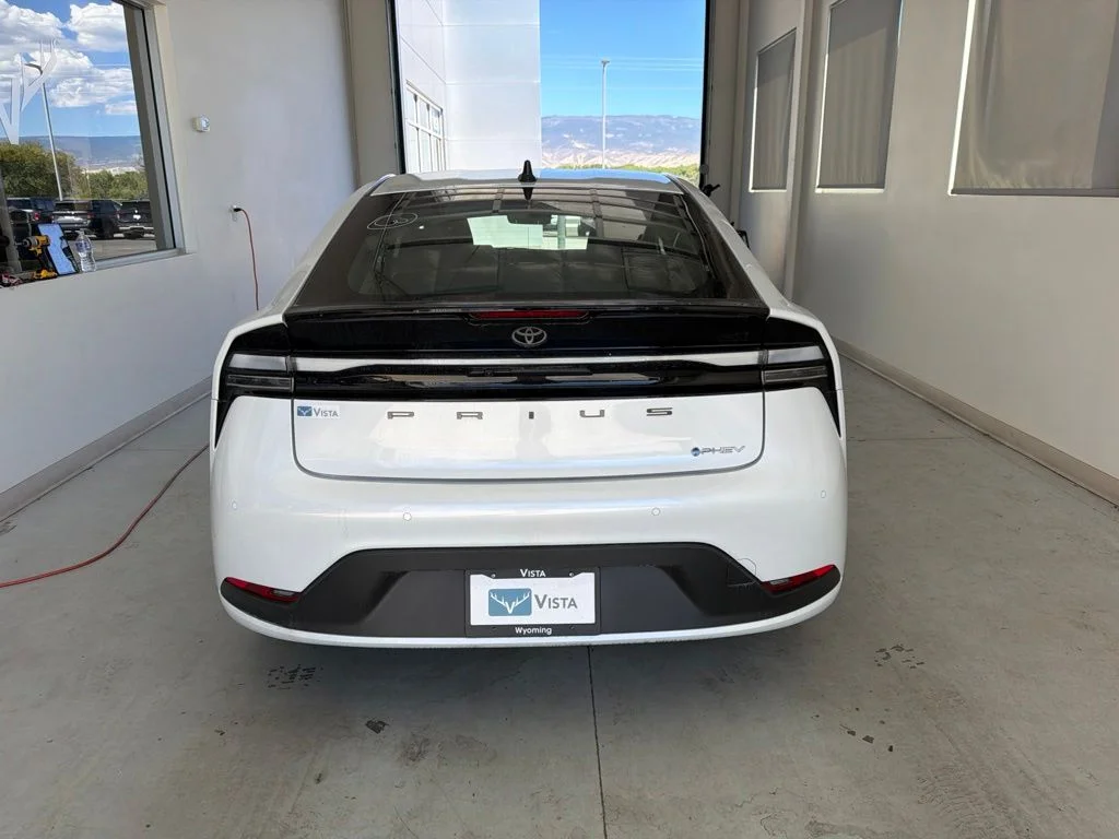 New 2026 Wind Chill Pearl <sup>1</sup> Toyota  SE image 5