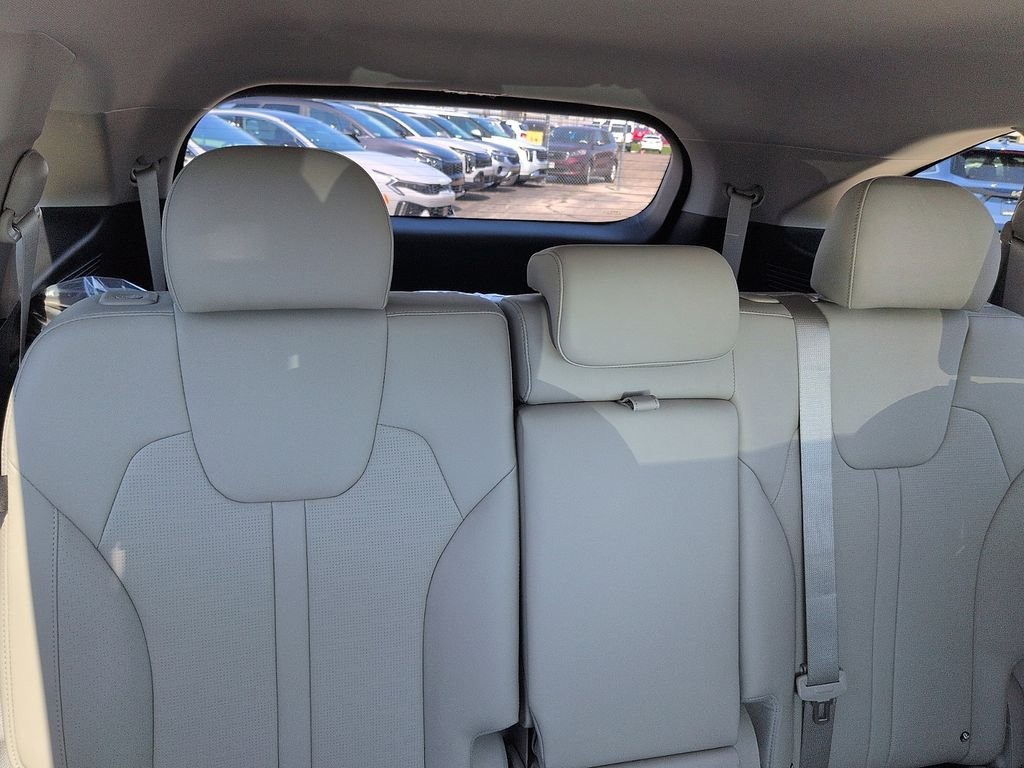 New 2026 Glacial White Pearl Kia S image 8