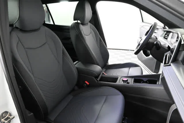 New 2026 Opal White Pearl Volkswagen SE R-Line Black image 15