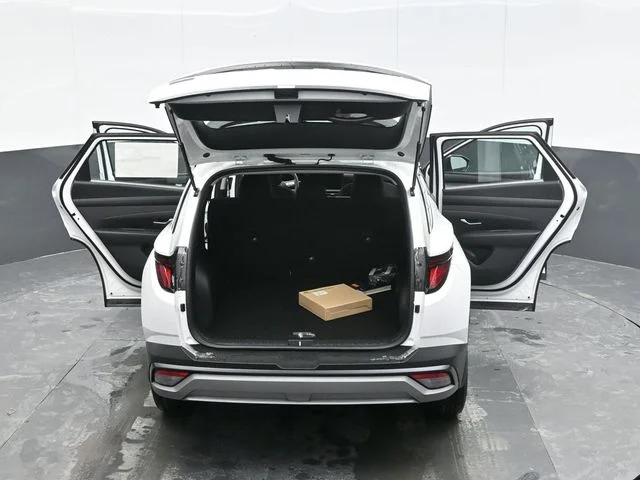 New 2026 White Hyundai SE image 27