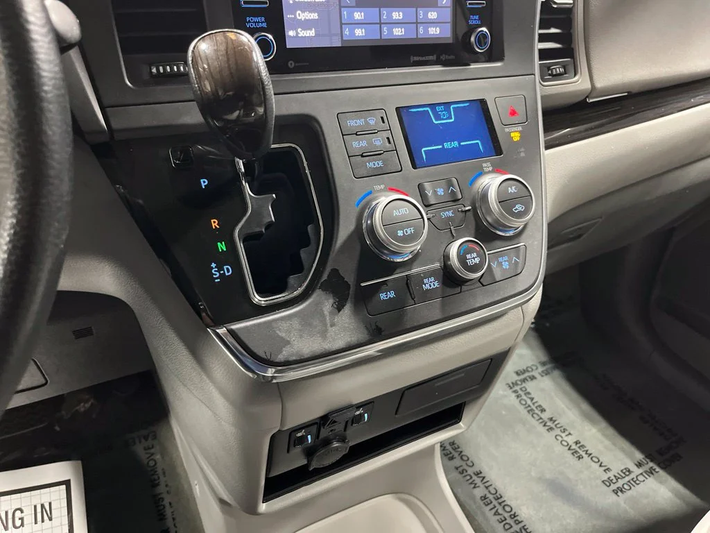 Used 2018 Blizzard Pearl Toyota XLE image 25