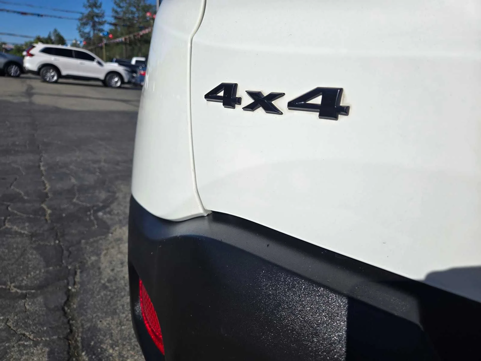 Used 2023  Jeep Trailhawk image 26