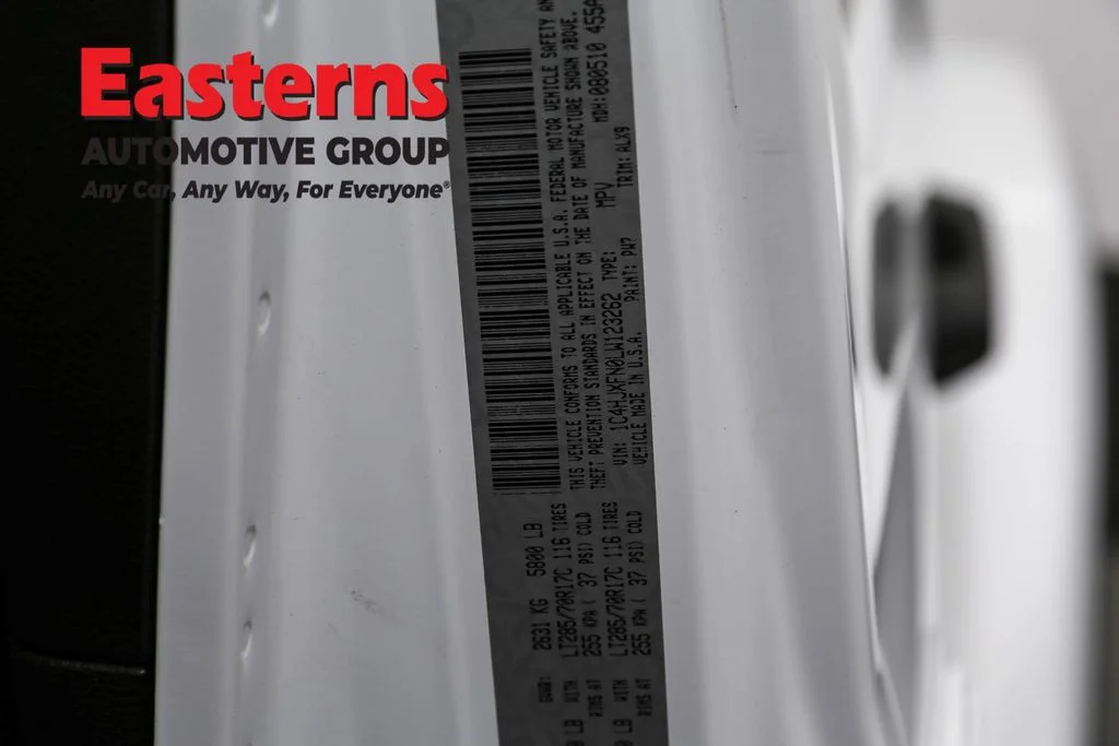 Used 2020 White Jeep Unlimited Rubicon image 38