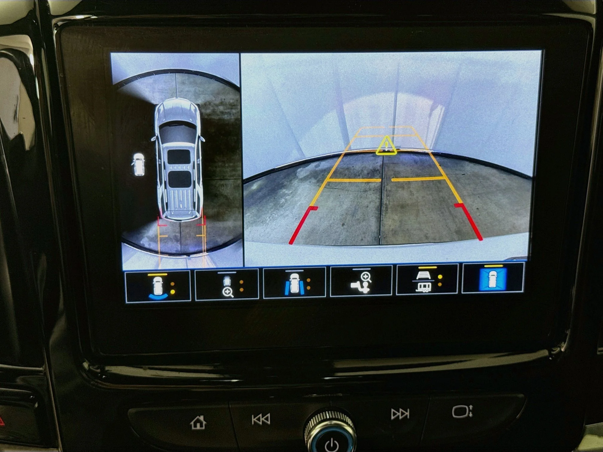 Used 2023 IRIDESCENT PEARL TRICOAT Chevrolet High Country image 16