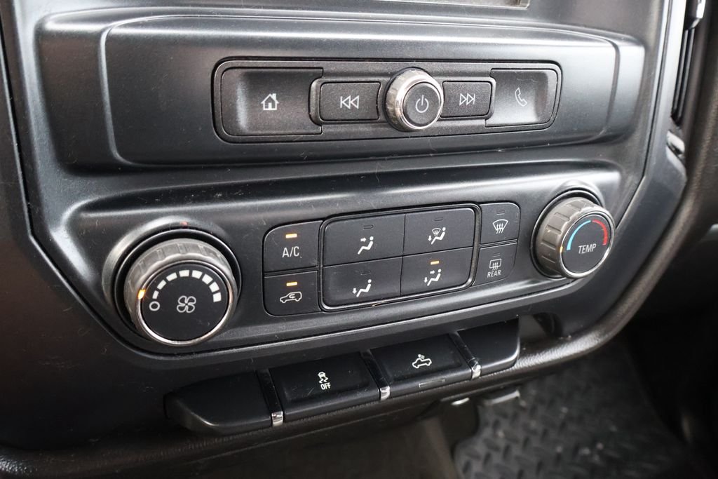 Used 2018 BLACK Chevrolet Custom image 25