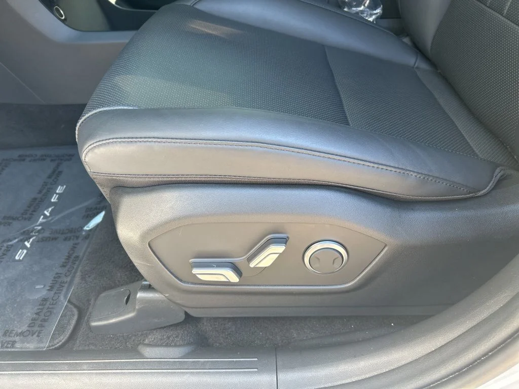 Used 2026 White Hyundai SEL image 17