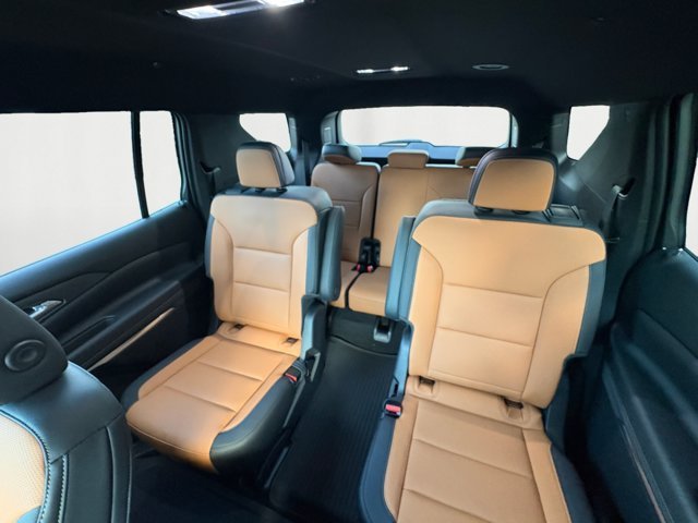 2027 Chevrolet Traverse Z71 - Photo 14