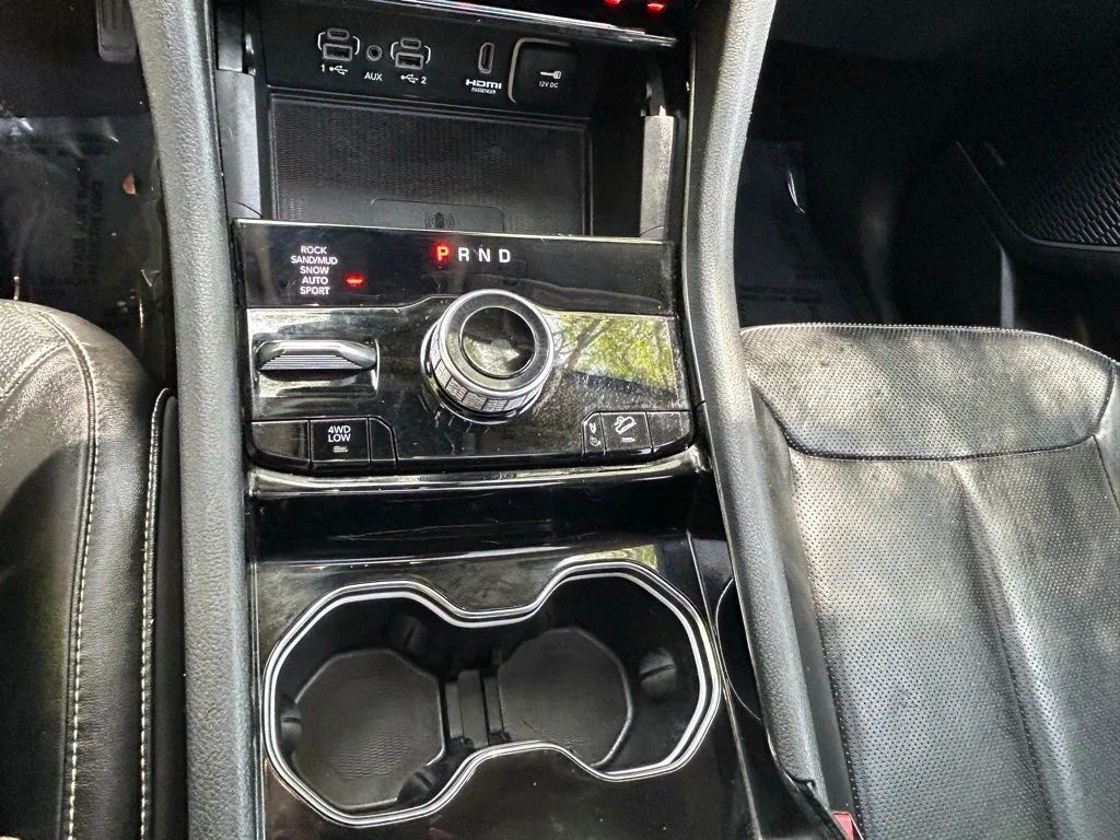 Used 2023 Silver Jeep 4xe image 22