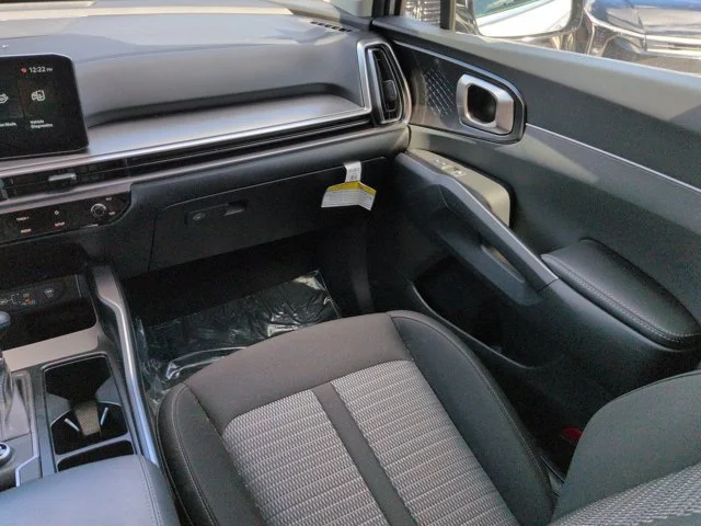 New 2026 Glacial White Pearl Kia LX image 17