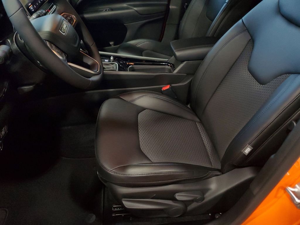 New 2026 Joose (DISC) Jeep Latitude image 15