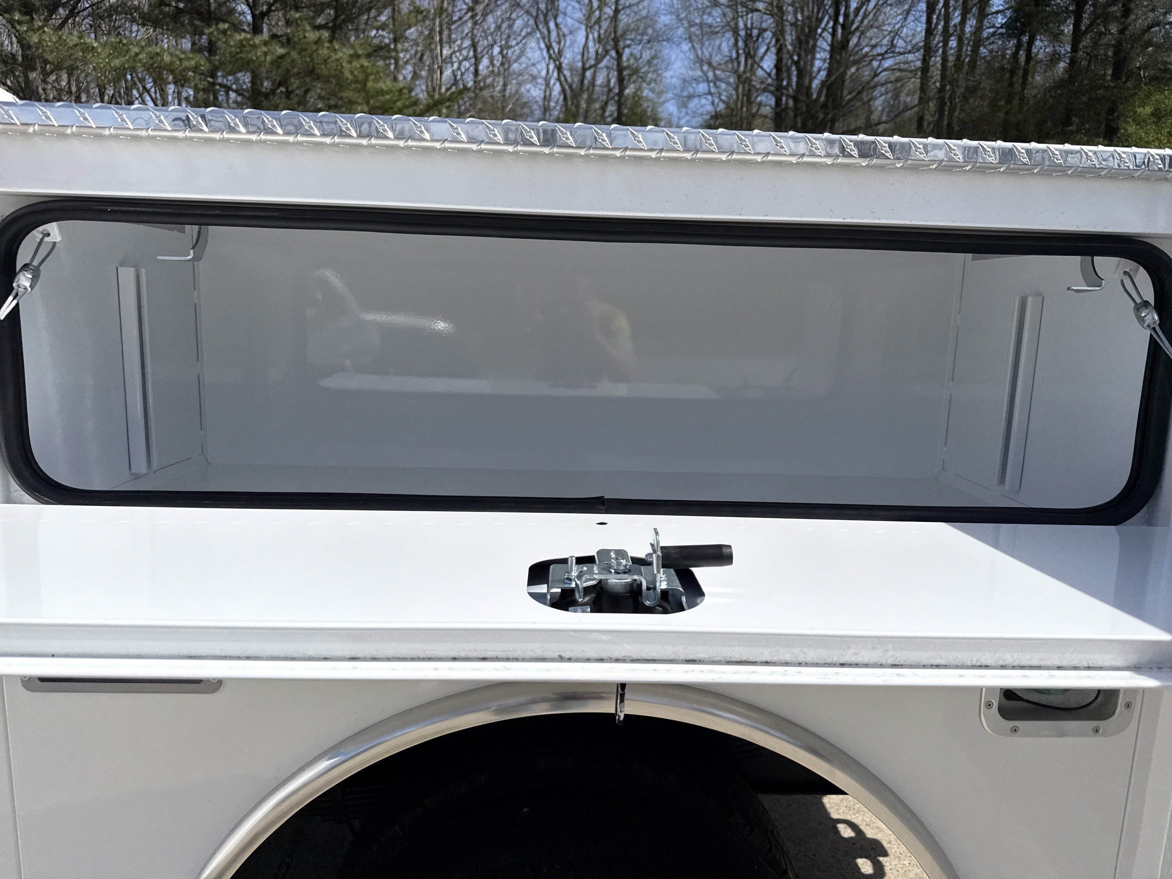 New 2026 Bright White Clear-Coat Exterior Paint RAM Tradesman image 22