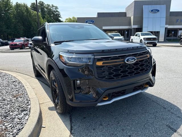 New 2026 Agate Black Metallic Ford Tremor image 3